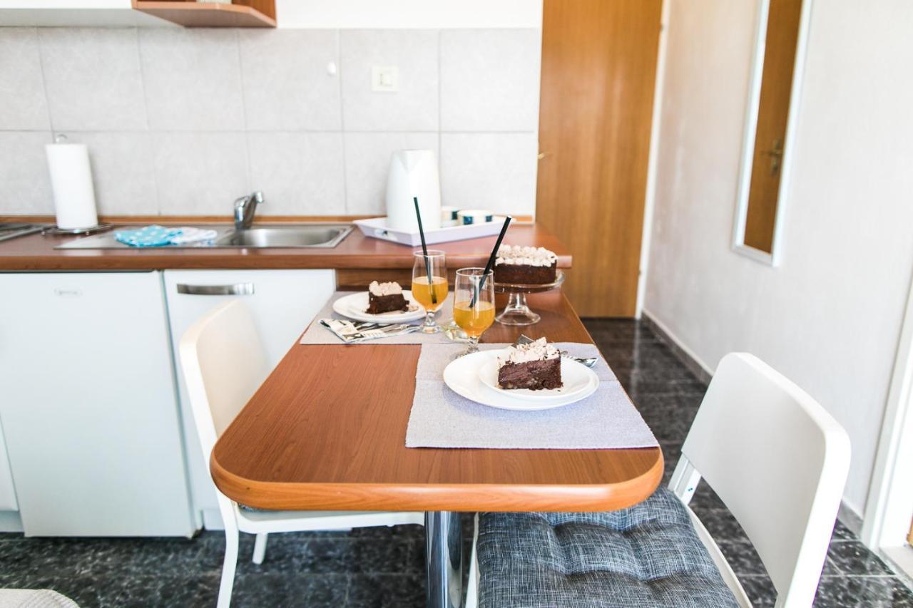 Apartmani Sanja Vodice Buitenkant foto